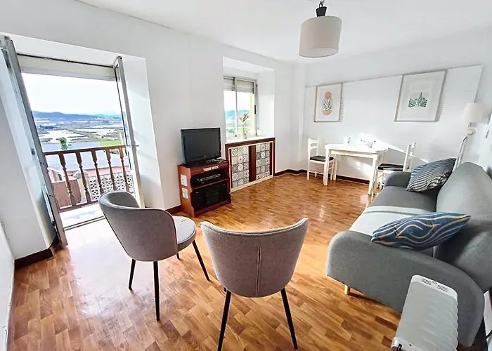 Familiar La Riuca En *