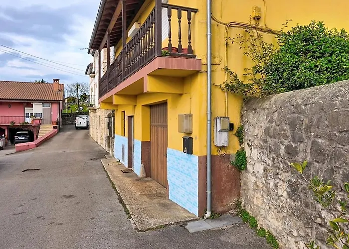 Familiar La Riuca En Cudon