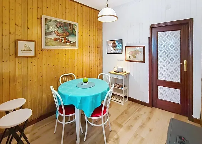 Familiar La Riuca En Nyaraló Cudon